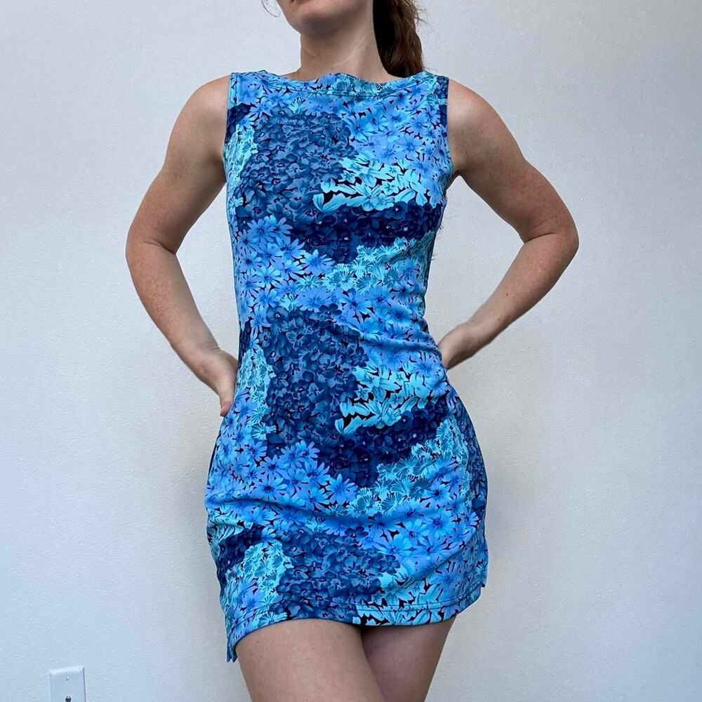 La belle vintage 80s blue boat neck dress